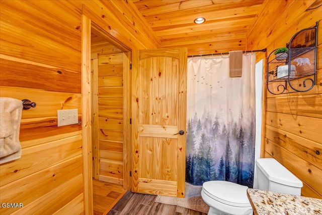 2740 Mountain View Circle, Sevierville, TN 37862