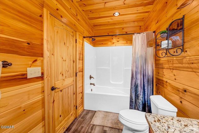 2740 Mountain View Circle, Sevierville, TN 37862