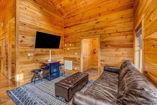 2740 Mountain View Circle, Sevierville, TN 37862