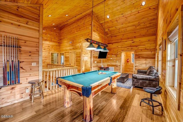 2740 Mountain View Circle, Sevierville, TN 37862