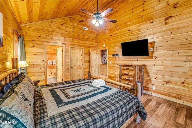 2740 Mountain View Circle, Sevierville, TN 37862