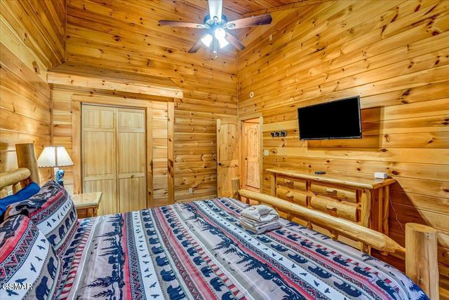 2740 Mountain View Circle, Sevierville, TN 37862