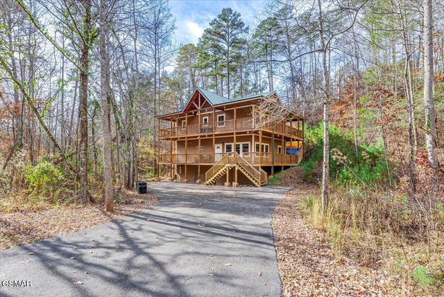 2740 Mountain View Circle, Sevierville, TN 37862