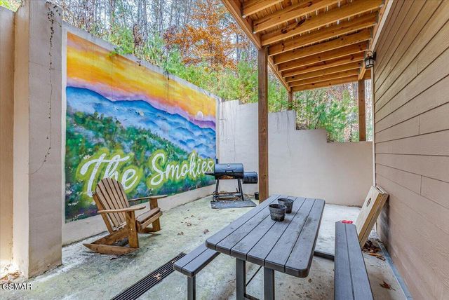 2740 Mountain View Circle, Sevierville, TN 37862