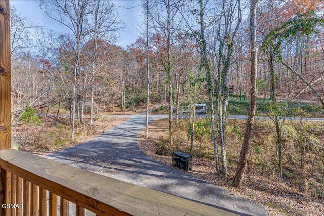 2740 Mountain View Circle, Sevierville, TN 37862