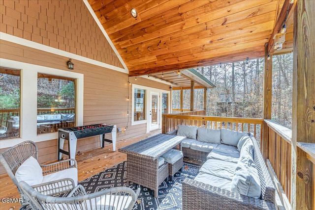 2740 Mountain View Circle, Sevierville, TN 37862