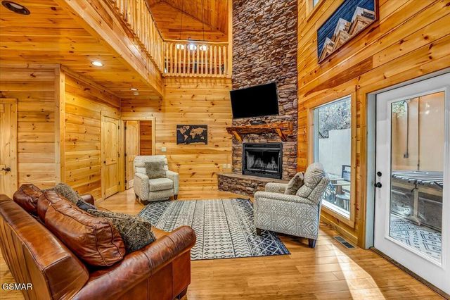 2740 Mountain View Circle, Sevierville, TN 37862