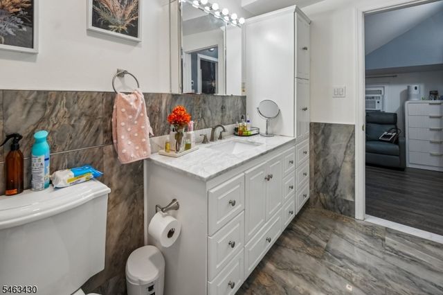 12 Silleck St, Clifton City, NJ 07013