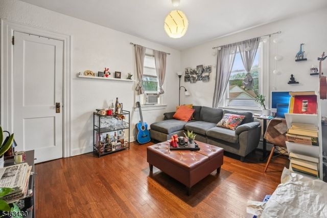 12 Silleck St, Clifton City, NJ 07013
