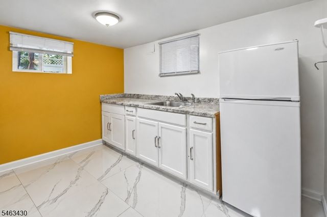 12 Silleck St, Clifton City, NJ 07013