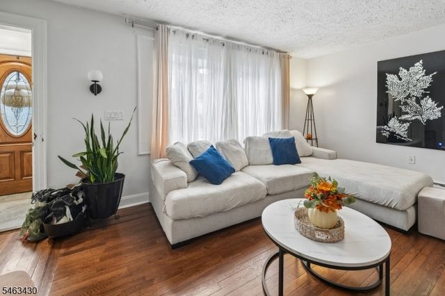 12 Silleck St, Clifton City, NJ 07013