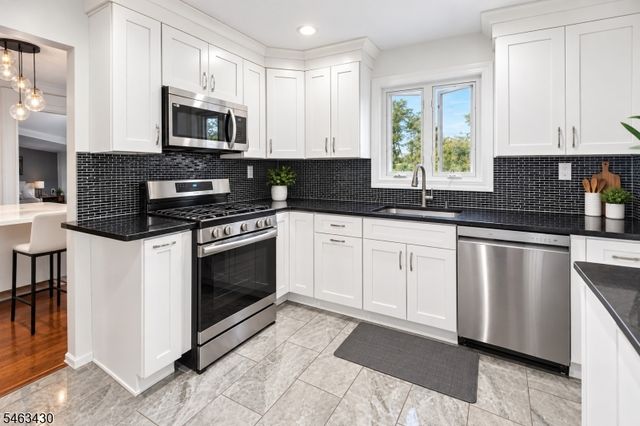 12 Silleck St, Clifton City, NJ 07013