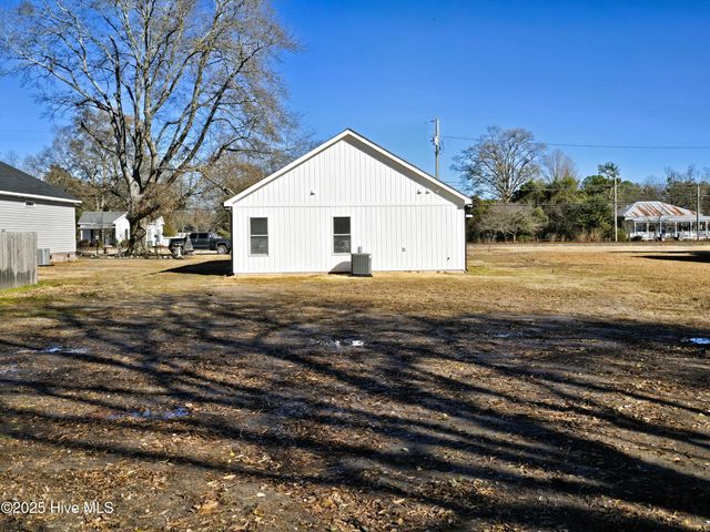 214 E Railroad Street, La Grange, NC 28551