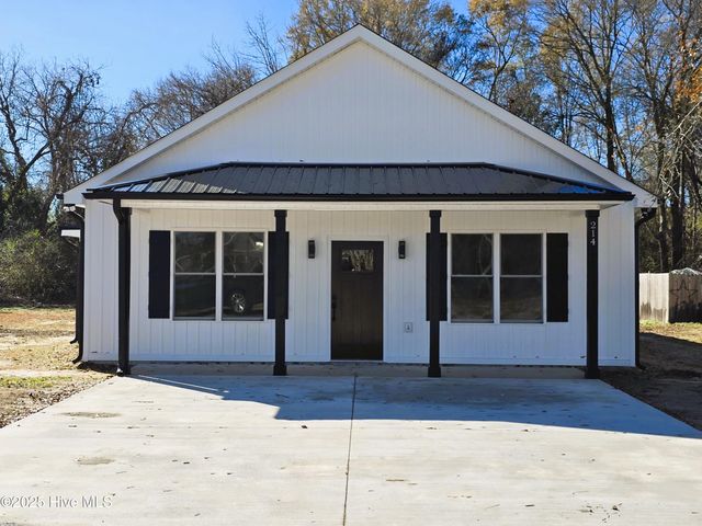 214 E Railroad Street, La Grange, NC 28551