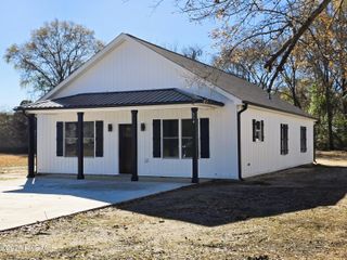 214 E Railroad Street, La Grange, NC 28551