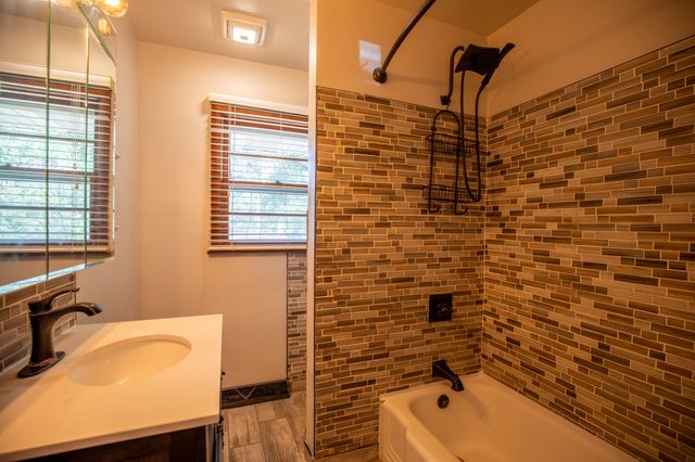 1060 N Vanderburg Street, Gary, IN 46403