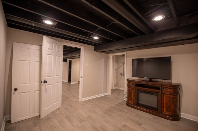 1060 N Vanderburg Street, Gary, IN 46403