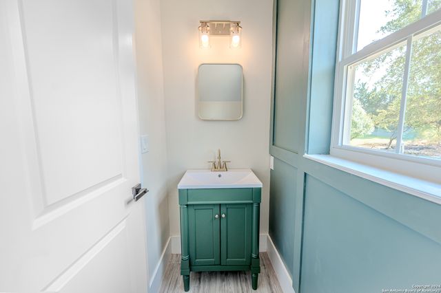 7828 Whartons Dock, Bandera, TX 78003