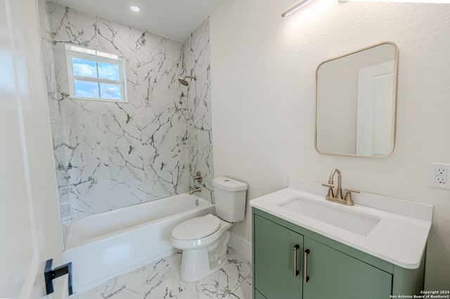 7828 Whartons Dock, Bandera, TX 78003