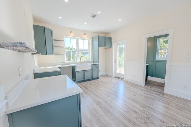 7828 Whartons Dock, Bandera, TX 78003