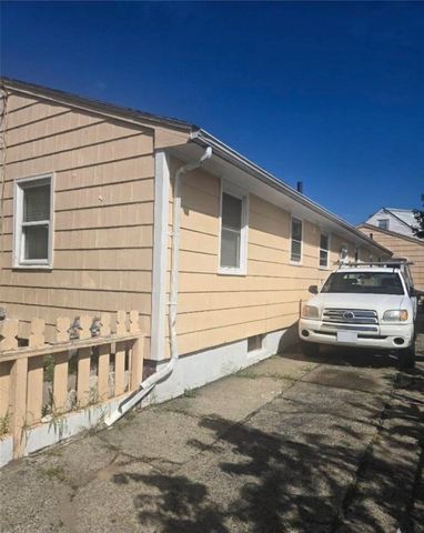 89 Columbia Avenue, Pawtucket, RI 02860