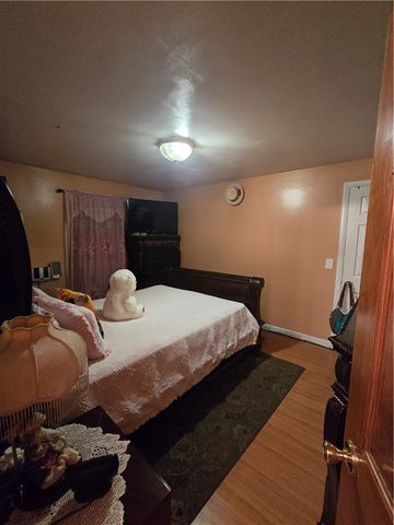 89 Columbia Avenue, Pawtucket, RI 02860