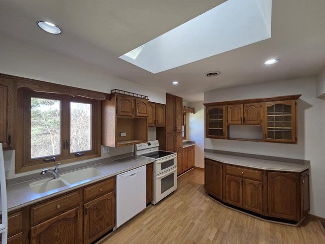 3221 Dover Court, Janesville, WI 53546