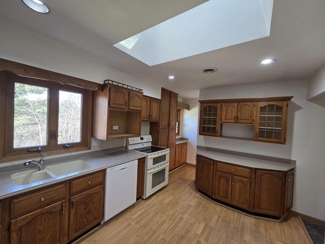 3221 Dover Court, Janesville, WI 53546