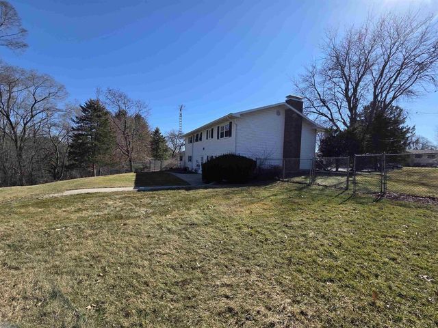 3221 Dover Court, Janesville, WI 53546