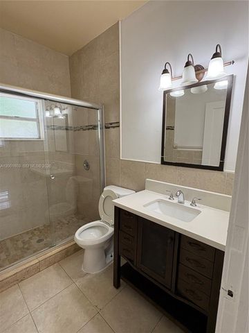 1560 NW 25th Ave 1, Miami, FL 33125