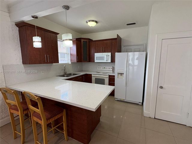 1560 NW 25th Ave 1, Miami, FL 33125