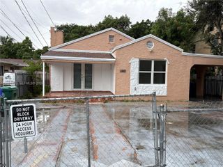 1560 NW 25th Ave 1, Miami, FL 33125