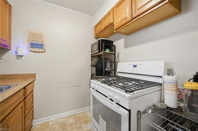 1926 N Lakeland DR, Norfolk, VA 23518