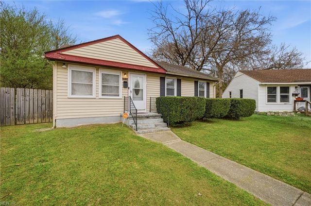 1926 N Lakeland DR, Norfolk, VA 23518