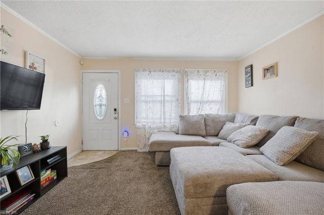 1926 N Lakeland DR, Norfolk, VA 23518