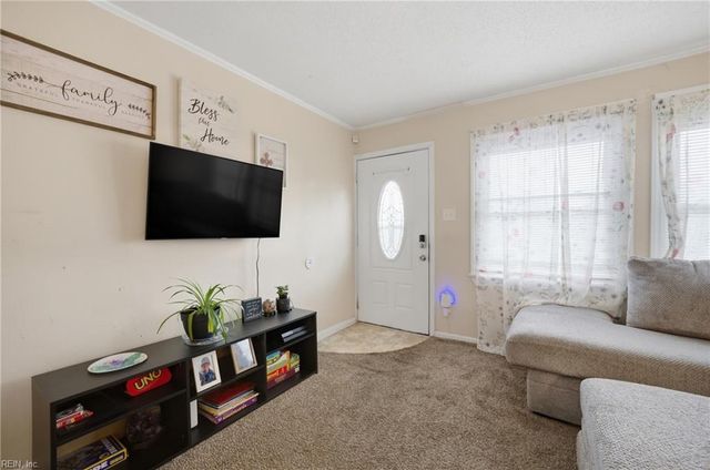 1926 N Lakeland DR, Norfolk, VA 23518