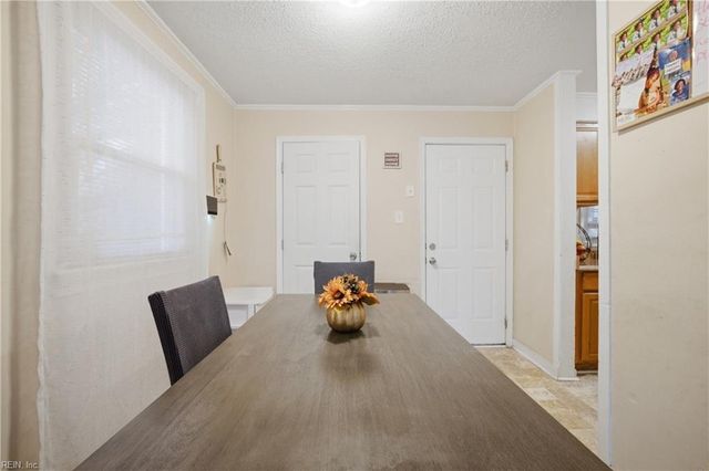 1926 N Lakeland DR, Norfolk, VA 23518