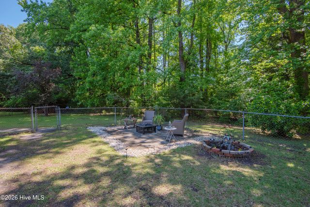 124 Osceola Drive, Greenville, NC 27858