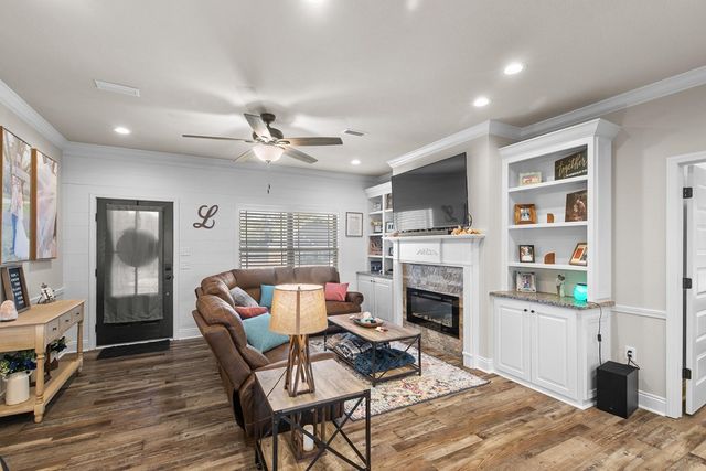 125 Tanglewood Dr., Headland, AL 36345