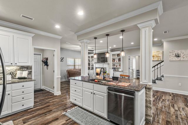 125 Tanglewood Dr., Headland, AL 36345