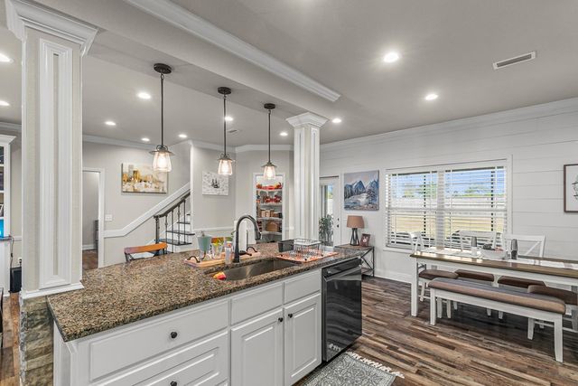 125 Tanglewood Dr., Headland, AL 36345