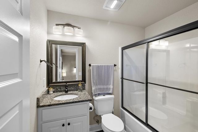 125 Tanglewood Dr., Headland, AL 36345