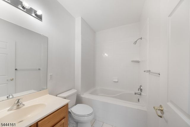 3108 Cedar Village Blvd 108, East Brunswick Twp., NJ 08816