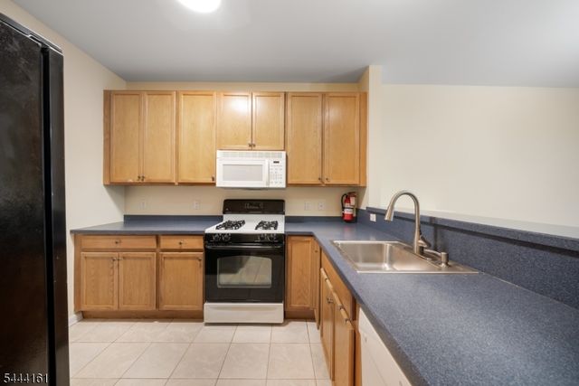 3108 Cedar Village Blvd 108, East Brunswick Twp., NJ 08816