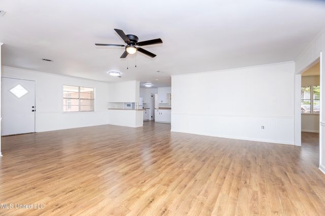 2408 Callie Road, Gautier, MS 39553