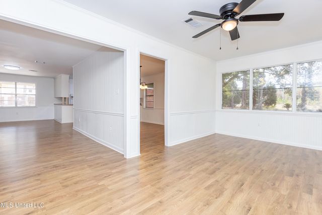 2408 Callie Road, Gautier, MS 39553