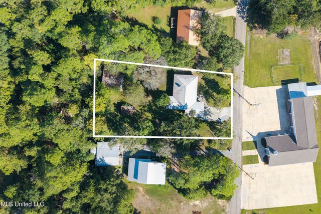2408 Callie Road, Gautier, MS 39553