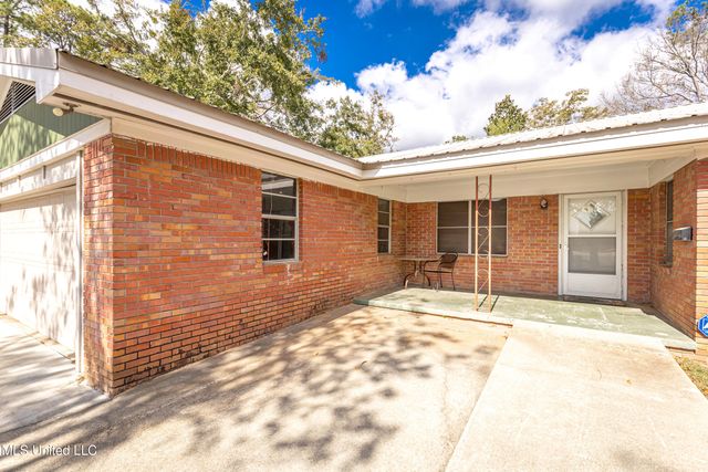 2408 Callie Road, Gautier, MS 39553