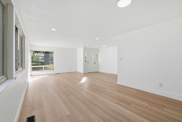 8437 Hidden Valley Cir, Fair Oaks, CA 95628