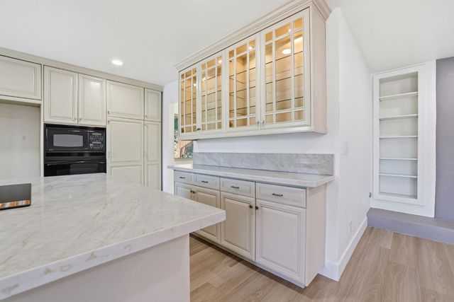 8437 Hidden Valley Cir, Fair Oaks, CA 95628